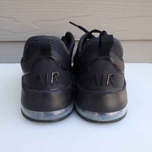 Nike Air Max Motion 2 Triple Black Men’s Sneakers Size 10.5 - Picture 4 of 9